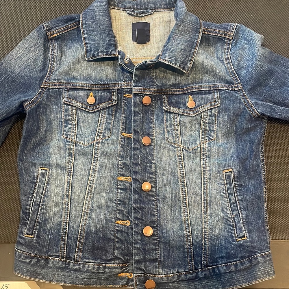 Gap denim jacket. Size XS.